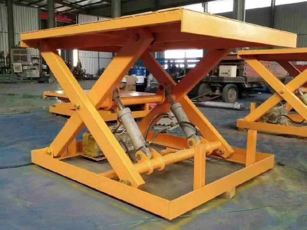 剪叉式升降機的使用注意事項